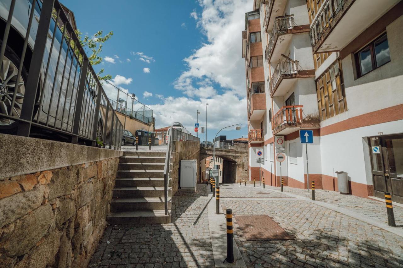 River Eyes Suites Вила-Нова-ди-Гая Экстерьер фото